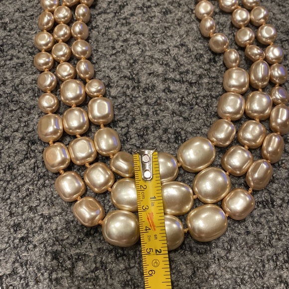 Cream Pearl Beaded Statement Necklace! - Picture 5 of 5